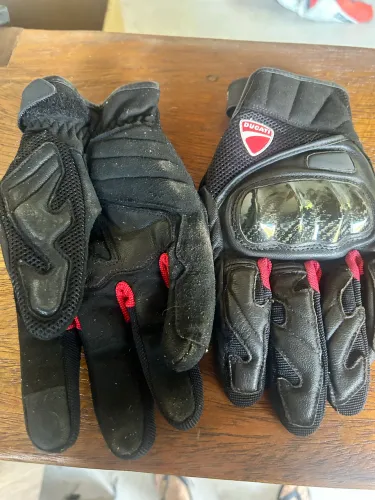 LUVAS DUCATI (com fibras de carbono) - MUITO BARATO