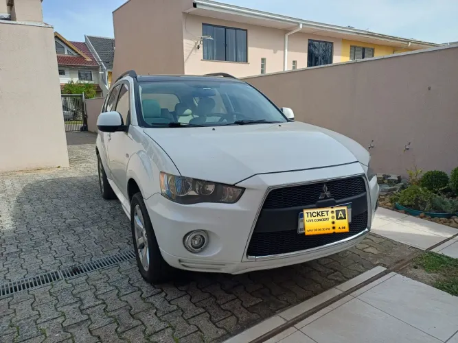 Mitsubishi Outlander 3.0/ GT 3.0 V6 Aut. 2013