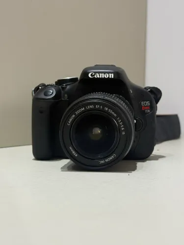 Vende-se Cannon Eos t3i