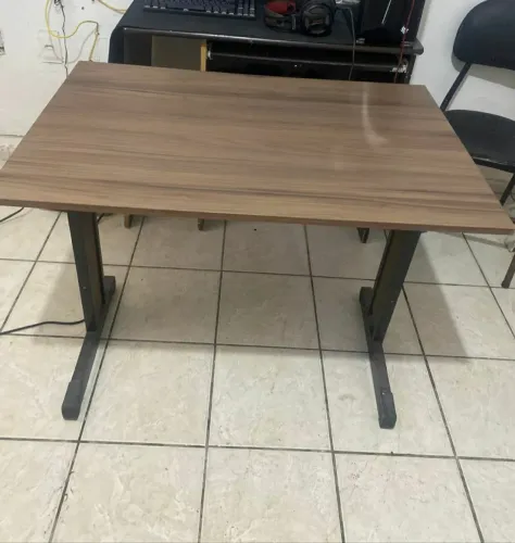 mesa pra escritório ou pra Pc gamer, estudos...