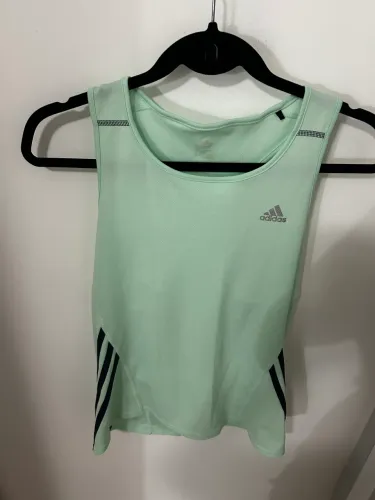 Blusa esportiva adidas