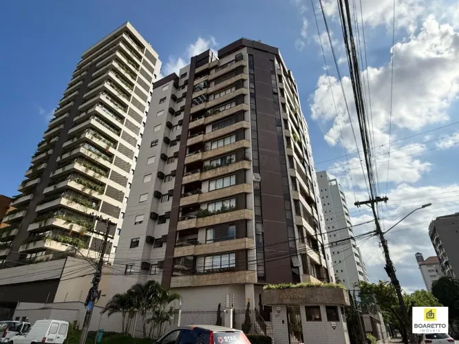 Apartamento todo reformado com 250 m², 5 dormitórios, sendo 2 suítes e 2 vagas de garagem