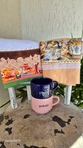 Kit panos de prato e xícaras de porcelana