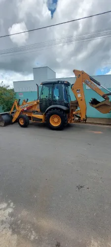 Retroescavadeira 580n Ano 2015