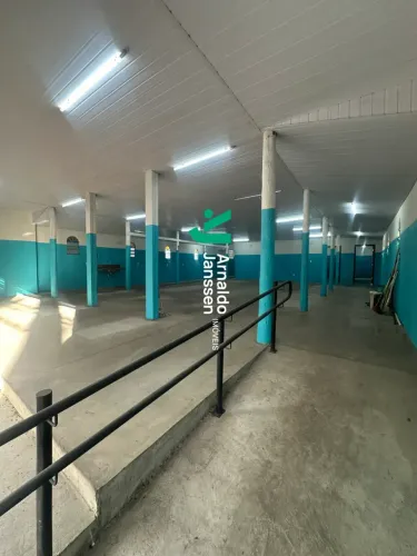 Excelente Imóvel Comercial com 372m² | 02 Casas + Galpão