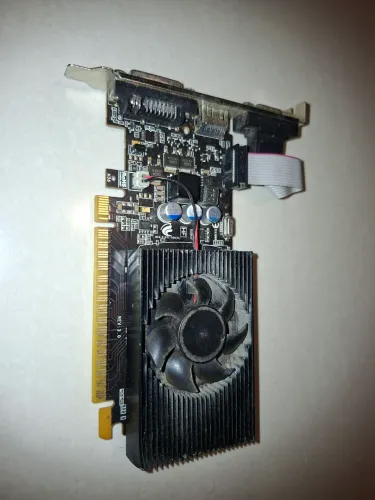 Placa de video GT 220