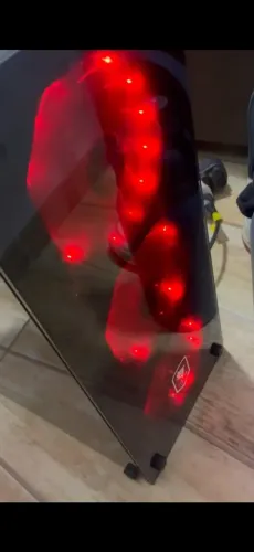 Gabinete gamer pichau lateral e frente de vidro com alguns detalhes mas funcionando 