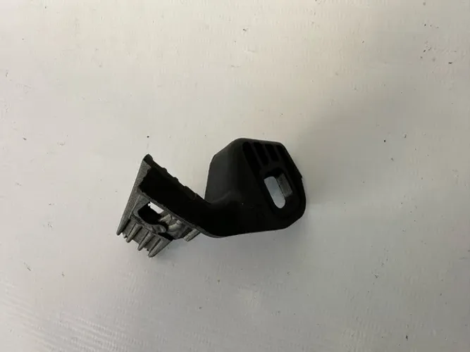 Guia Orelha Farol Direito Bmw 116i 118i 120i 125i 135i F20 2012 a 2019