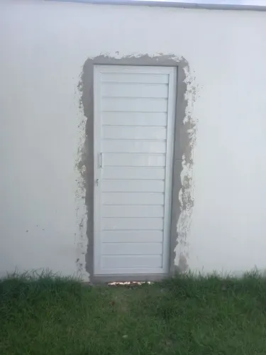 Porta de alumínio
