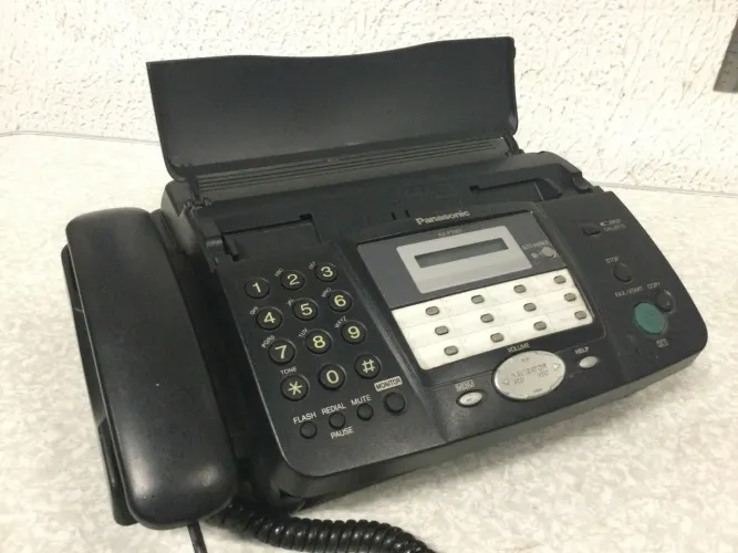 Aparelho de fax antigo 
