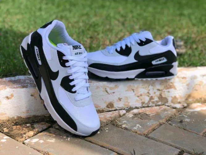 Tênis Nike hair max