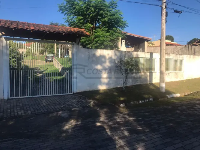 Casa com 2 dormitórios à venda, 150 m² por R$ 640.000,00 - Condomínio Terras de Santa Rosa