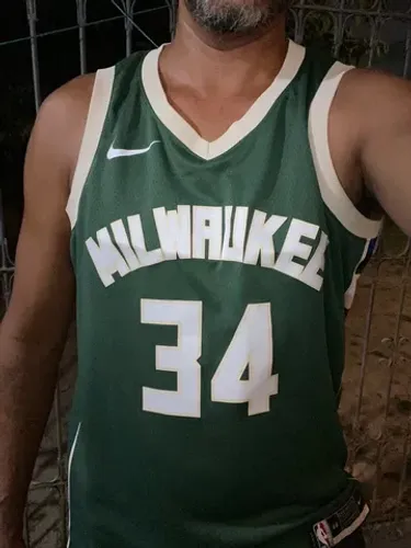 Camisa do Bucks, tamanho G, usada