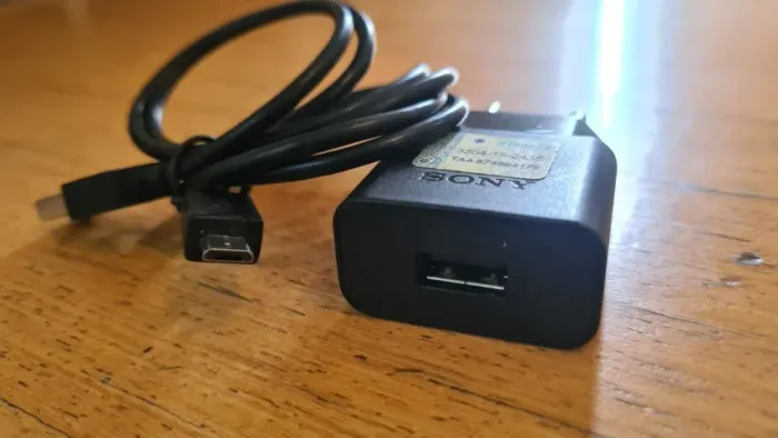 Adaptador de Carregador Sony Original com cabo micro sd