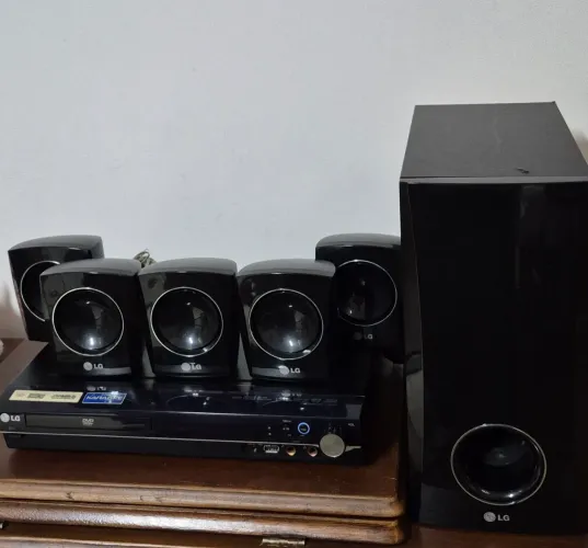 Home theater LG 5 caixas e 1 subwoofer
