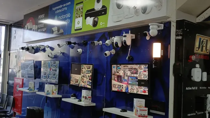 Câmeras de Segurança Hikvision e Motorola