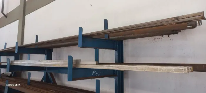 INOX AISI 304, quadrado, trefilado,  1 1/8" x  4360 mm, preço por Kg.