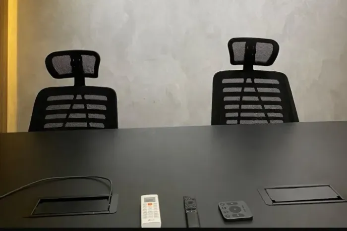 Cadeiras de Escritório Diretor Giratória com Apoio de Cabeça - Conforto e Estilo