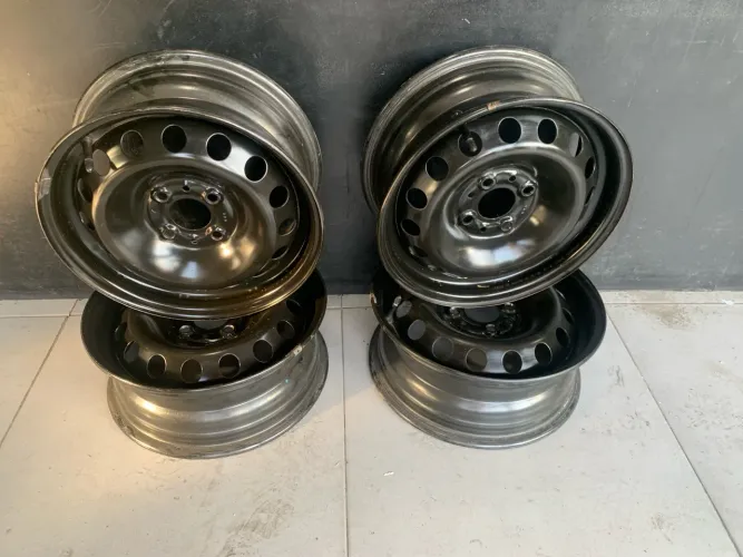 Rodas de Aço Preto - ARO14 FIAT