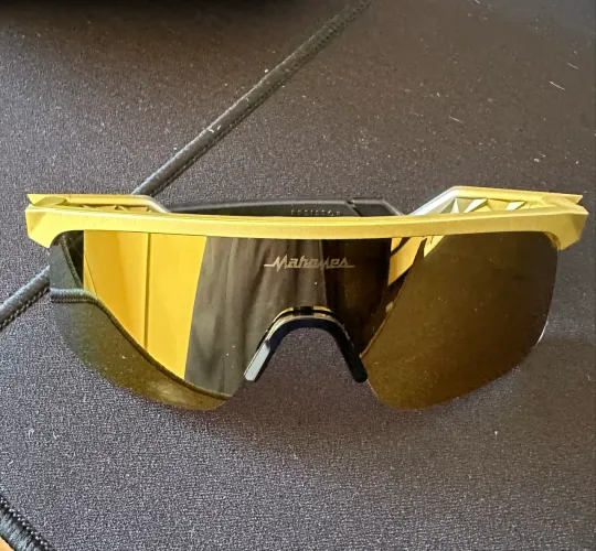 Óculos de sol Oakley Resistor P Mahomes II Olympic Gold