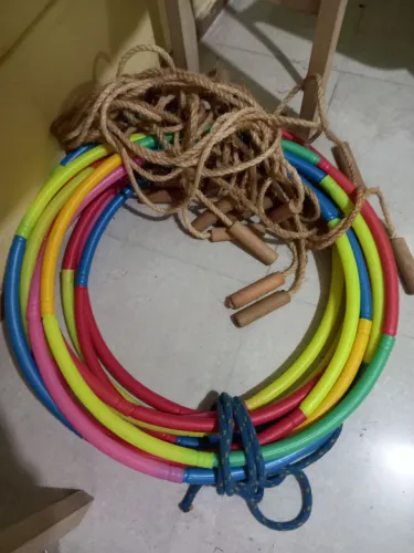 kit Bamboles desmontáveis, Cordas de pular e cones coloridos