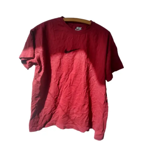 Camiseta Nike Vermelha - tamanho GG