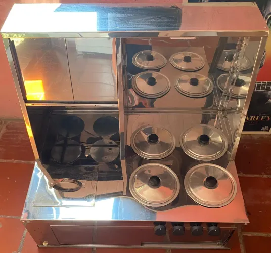 Carrinho para vender sopas.