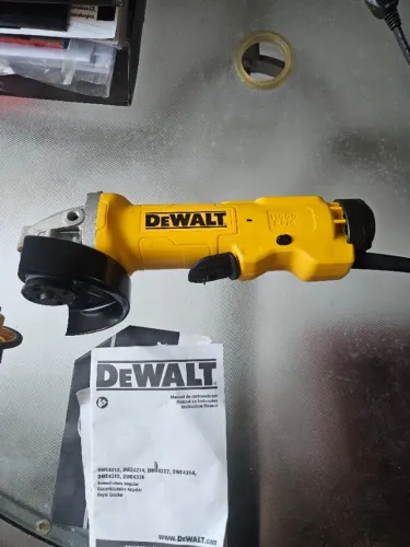 Esmerilhadeira Angular DeWALT DWE4314-B2