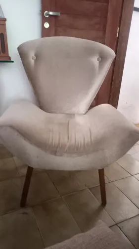 Linda Poltrona decorativa confortável em suede  