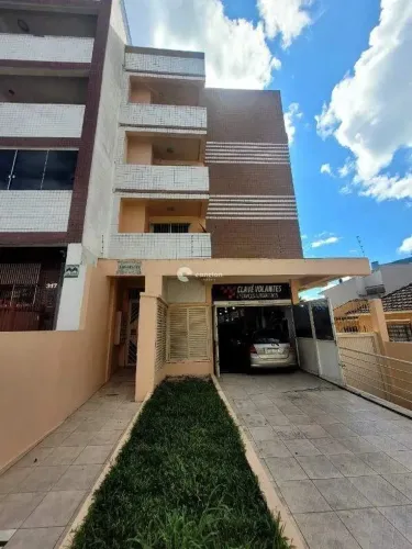 Apartamento amplo e bem iluminado  próximo ao Centro e à Universidade Franciscana