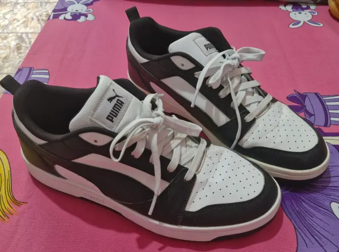 Tênis Puma Rebound V6 Low Preto e Branco