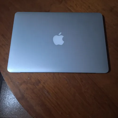 Mac book, modelo A1502