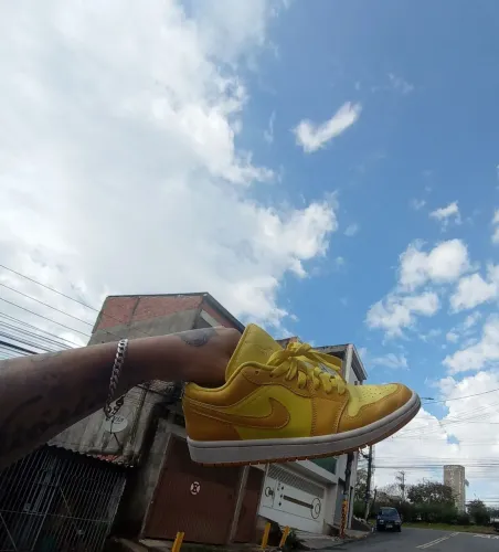Air Jordan 1 Low - Amarelo usado em ótimo estado