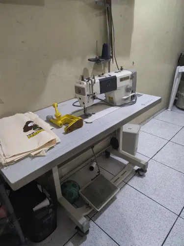 Vende-se maquina de costura reta direct drive singer