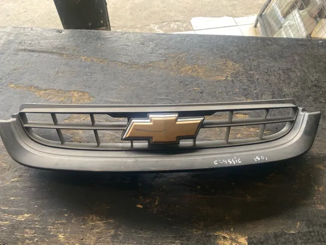Grade frontal Chevrolet Classic 