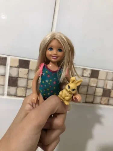 Boneca Barbie Chelsea do ano 2010, raridade.