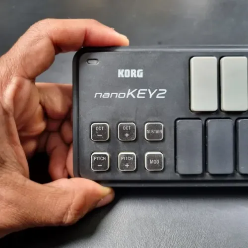 Teclado MIDI Korg nanoKEY2 - USB, 25 Teclas, Compacto e Portátil
