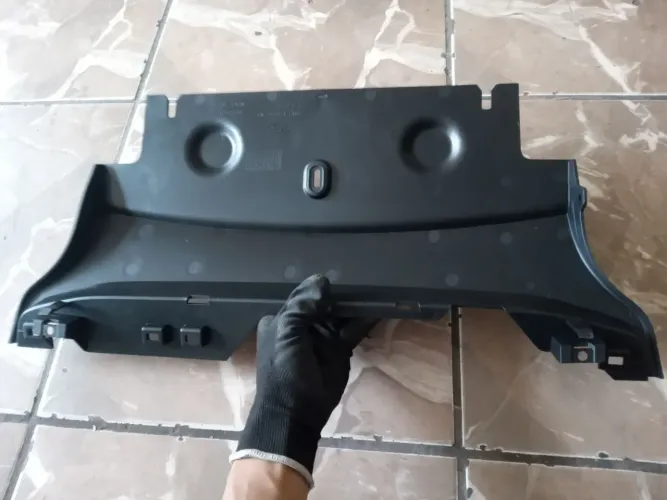 Protetor Traseiro Land Rover Velar (J8A2-17F846-AD)