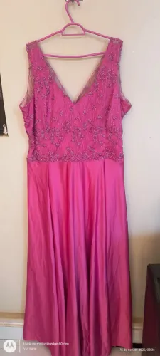 Vestido Plus Size para festas Fucsia