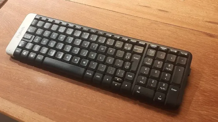 Teclado wireless Logitech K230 - Bom estado