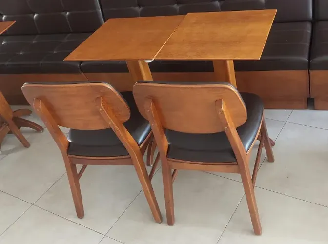 Mesa restaurante lanchonete bar as cadeiras já foram vendidas Só tenho as mesas