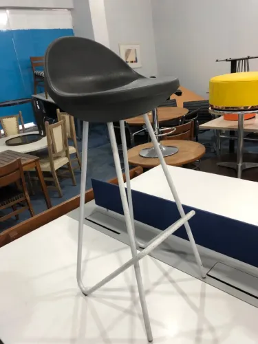 Banqueta Moderna com Design Arrojado