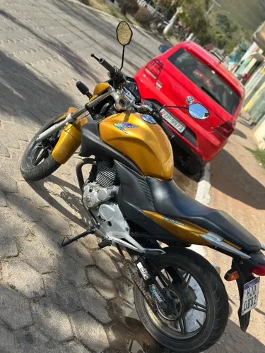 Vendo Cb 300 2010