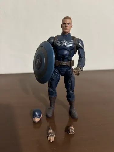 LOTE Marvel Legends: Capitão América; Soldado Invernal; Caveira Vermelha.