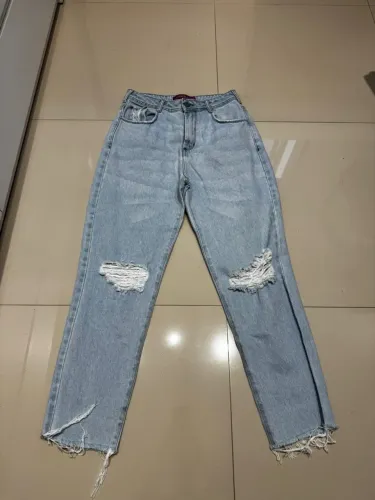Calça Jeans Destroyed - Tamanho 40