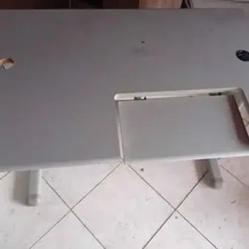Mesa para PC (G) com base de ferro