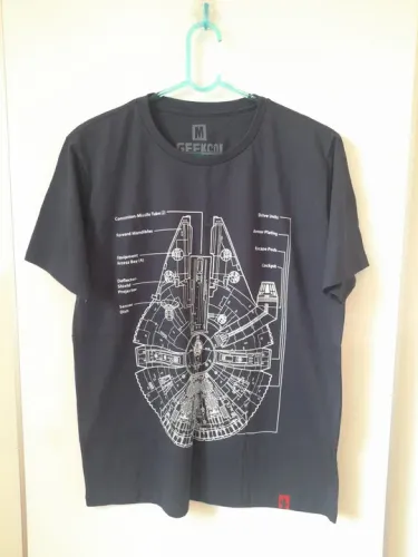 Camiseta Star Wars "Millennium Falcon" da GeekCo! Tam. M (Nova)