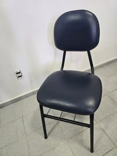 Cadeira de Escritório Estofada com Estrutura de Ferro azul6