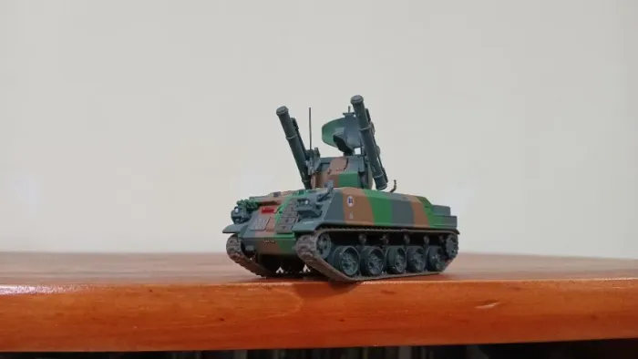 BLINDADO DE COMBATE ANT-AÉREO - ESCALA 1/72.
