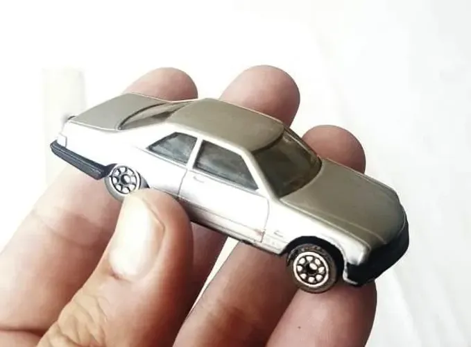 Miniatura Guisval - Carrinho Metal (Mercedes 500 Sec) - Anos 70